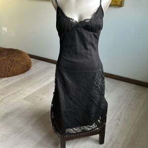 Betsy Johnson size 6 lace dress with beating adjustable straps